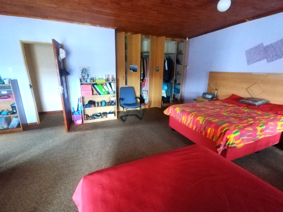 6 Bedroom Property for Sale in Kruisfontein Eastern Cape
